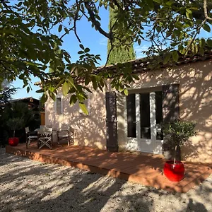 https://le-calme-de-la-campagne-proche-de-tout.fr-provencehotel.com